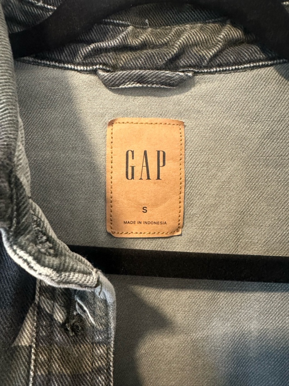 GAP Women’s Camouflage Denim Utility Jacket in Olive Camo - Picture 9 of 9